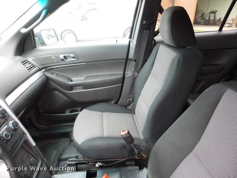 image for item L7123 2013 Ford Explorer Police Interceptor Utility SUV