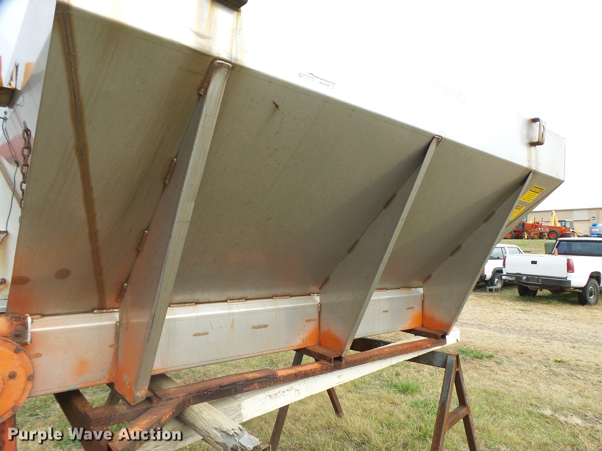 Larson Machines stainless steel spreader in El Dorado, KS | Item AH9797 ...