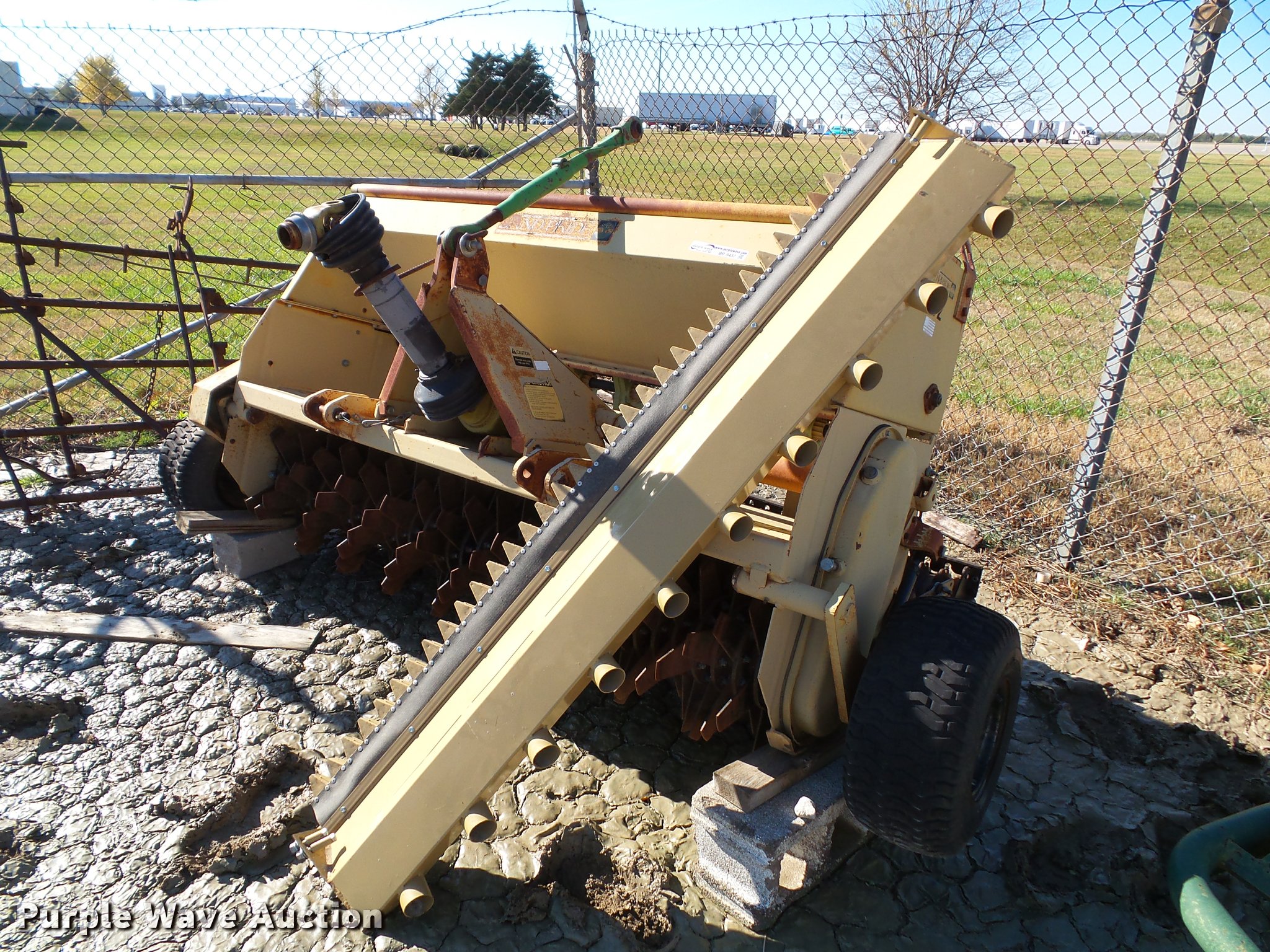 Land Pride 1572 seeder/slicer in Salina, KS Item BP9437 sold Purple