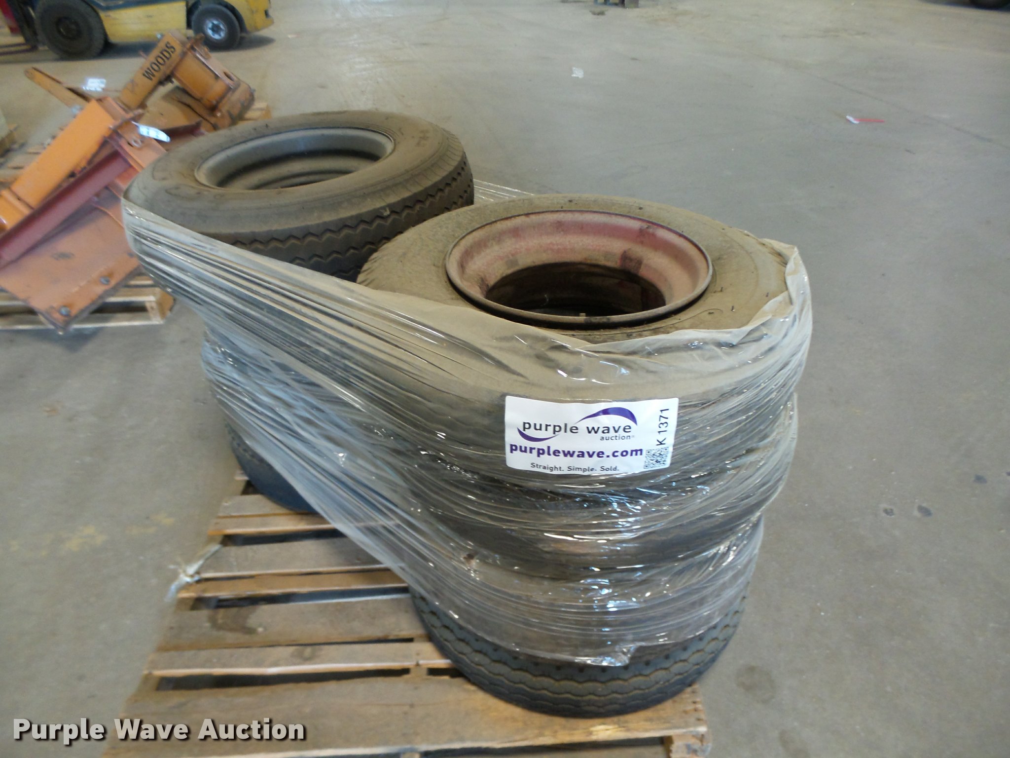 (8) wheels and tires in Des Moines, IA Item K1371 sold Purple Wave