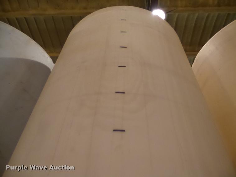 image for item DA4761 Vertical fertilizer poly tank