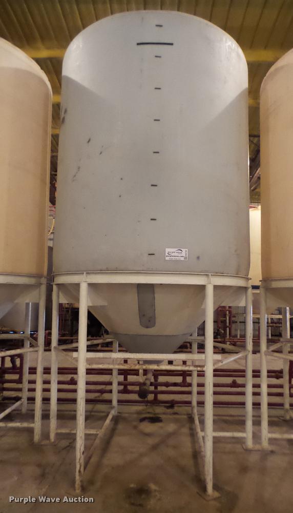 image for item DA4762 Vertical fertilizer poly tank