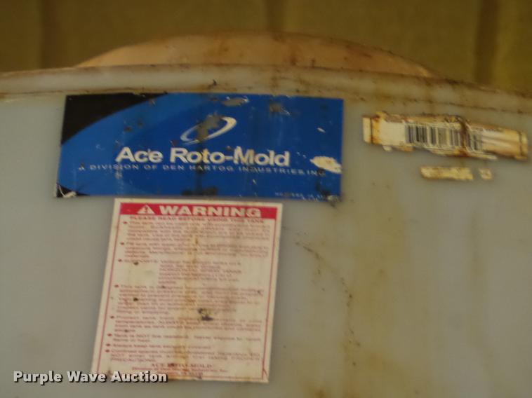 image for item DA4762 Vertical fertilizer poly tank