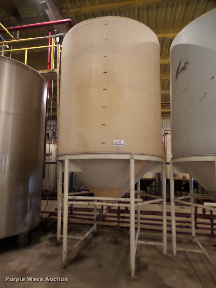 image for item DA4763 Vertical fertilizer poly tank