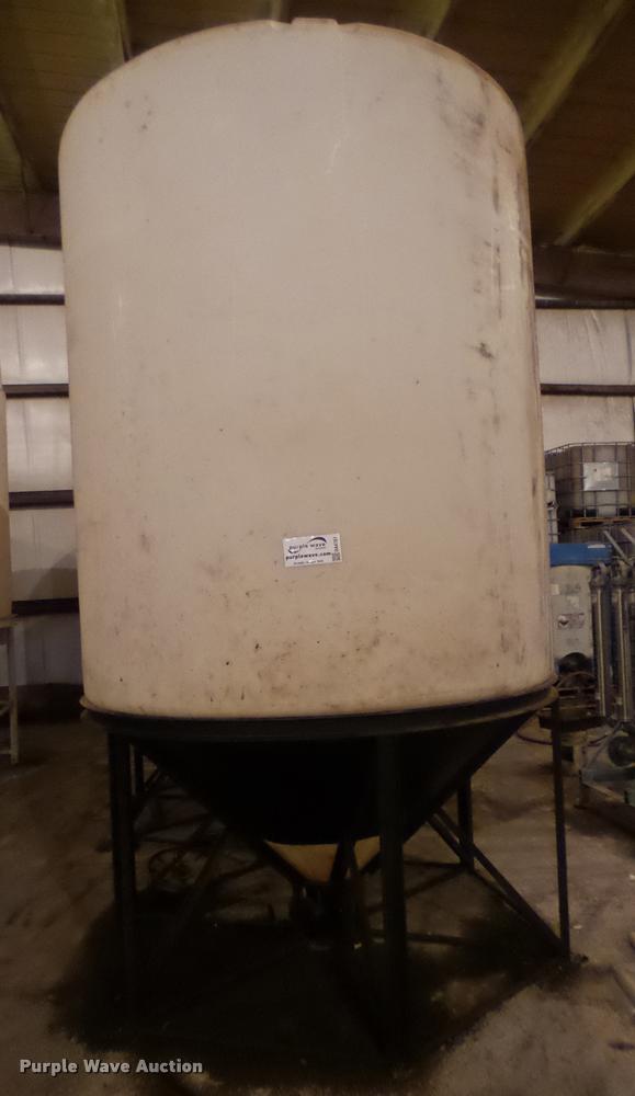 image for item DA4767 Fertilizer cone bottom tank