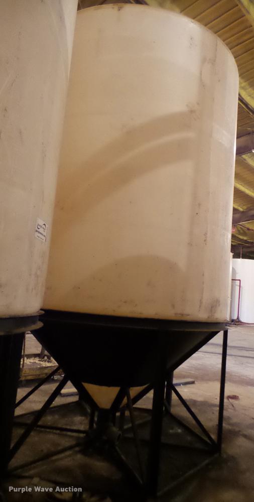 image for item DA4767 Fertilizer cone bottom tank