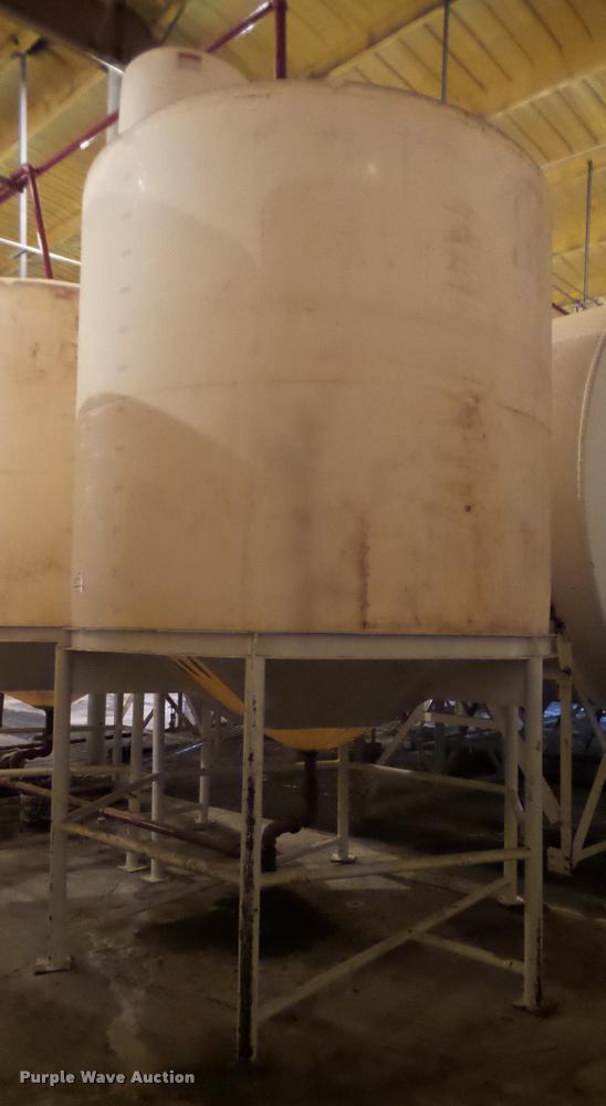 image for item DA4770 Fertilizer cone bottom tank