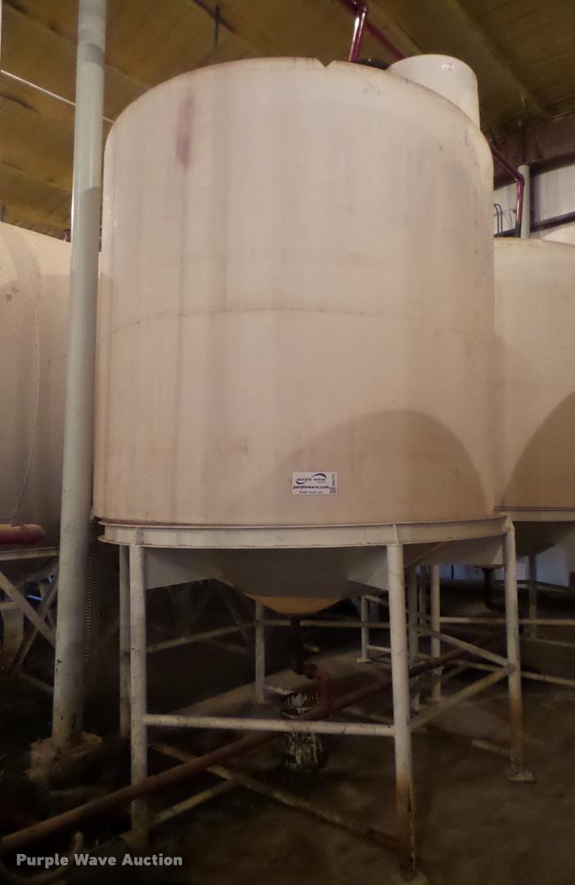 image for item DA4771 Fertilizer cone bottom tank