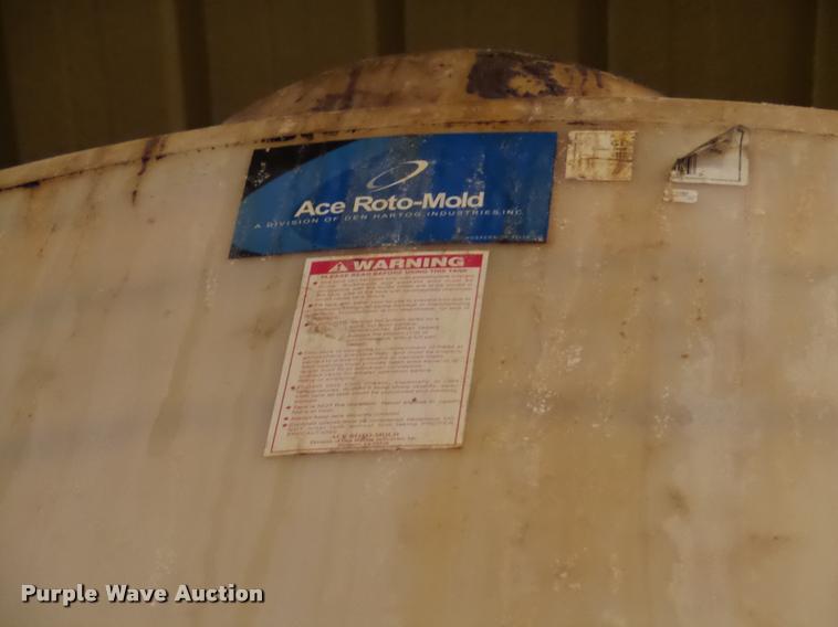 image for item DA4779 Vertical fertilizer poly tank