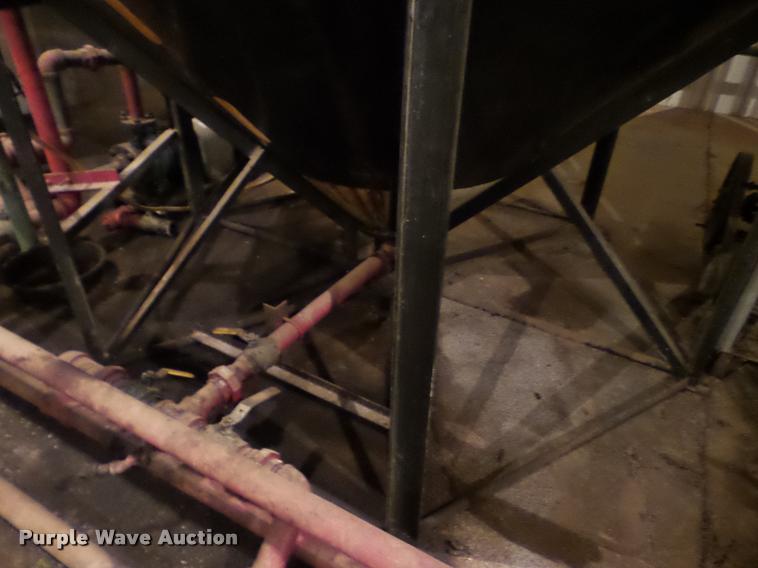 image for item DA4780 Vertical fertilizer poly tank