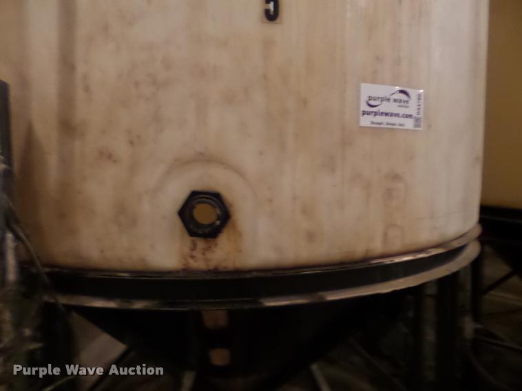image for item DA4780 Vertical fertilizer poly tank
