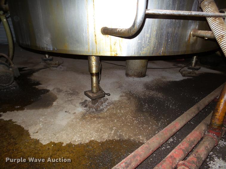 image for item DA4781 Mueller vertical steel tank