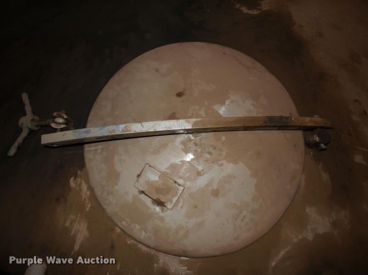 image for item DA4781 Mueller vertical steel tank