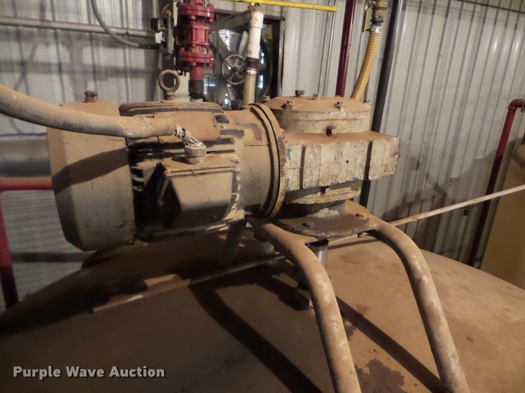 image for item DA4781 Mueller vertical steel tank