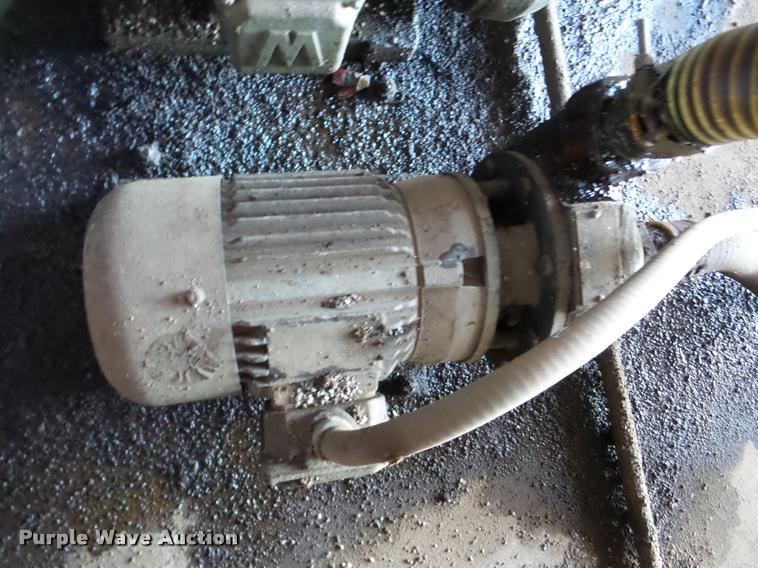 image for item DA4781 Mueller vertical steel tank