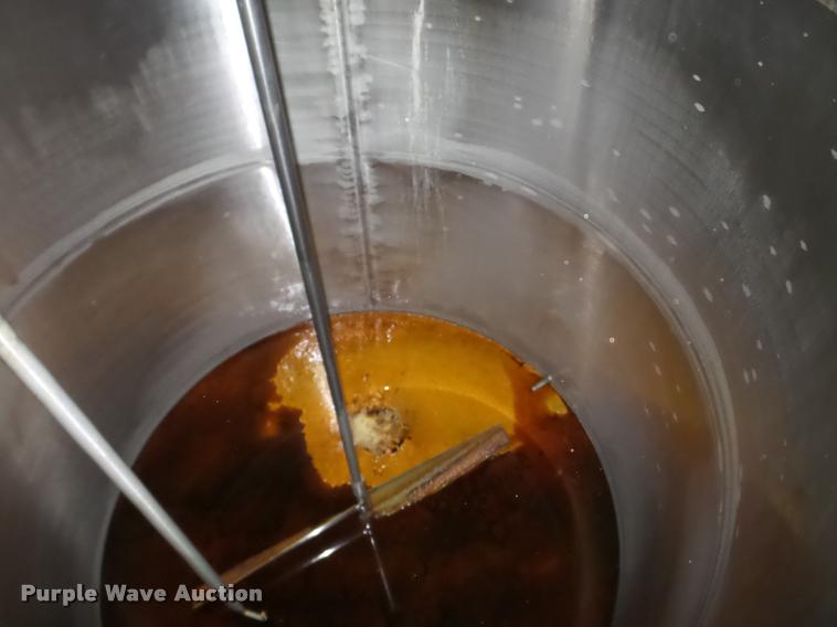 image for item DA4782 Mueller vertical steel tank