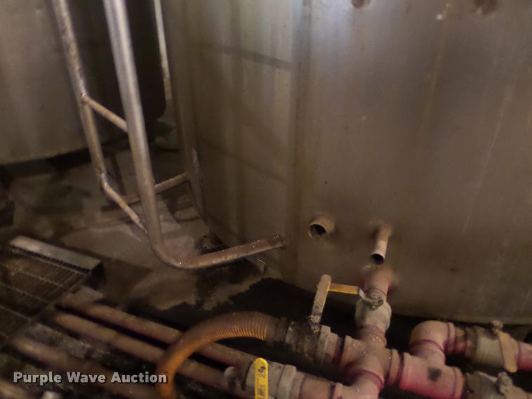 image for item DA4783 Mueller vertical steel tank