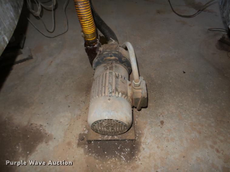 image for item DA4783 Mueller vertical steel tank