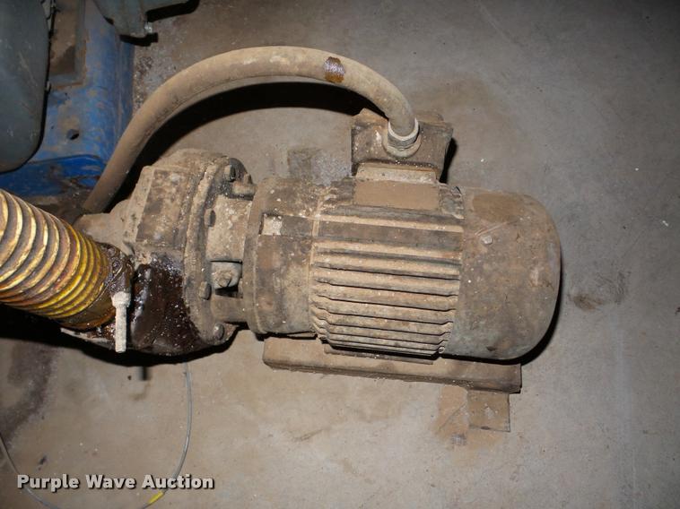 image for item DA4784 Mueller vertical steel tank