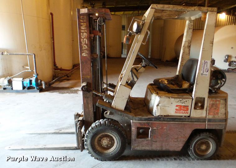 image for item DA4808 Nissan 35 forklift