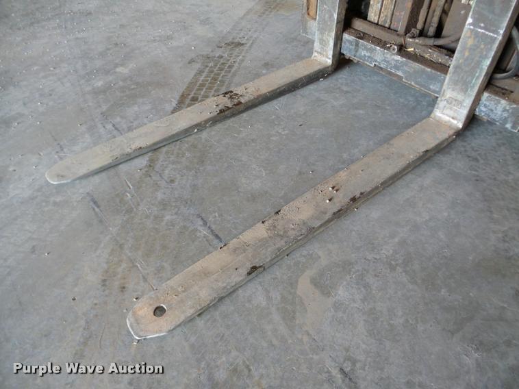 image for item DA4808 Nissan 35 forklift