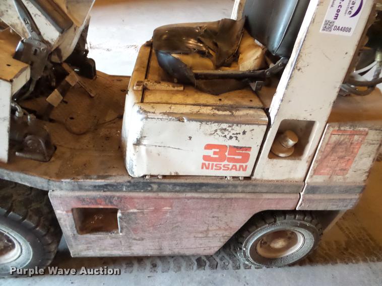 image for item DA4808 Nissan 35 forklift