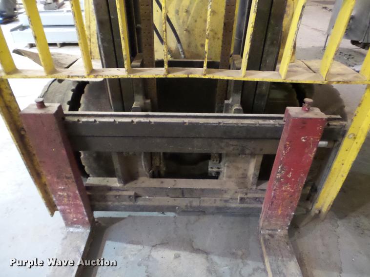 image for item DA4821 Hyster 100 forklift