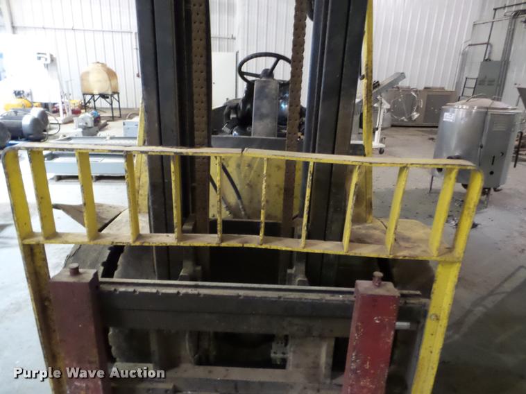image for item DA4821 Hyster 100 forklift