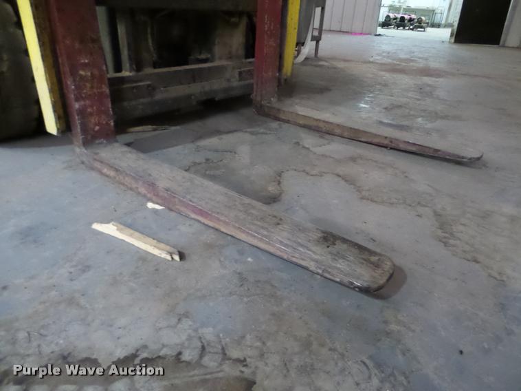 image for item DA4821 Hyster 100 forklift