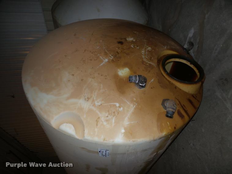 image for item DA4857 (2) poly vertical cone tanks