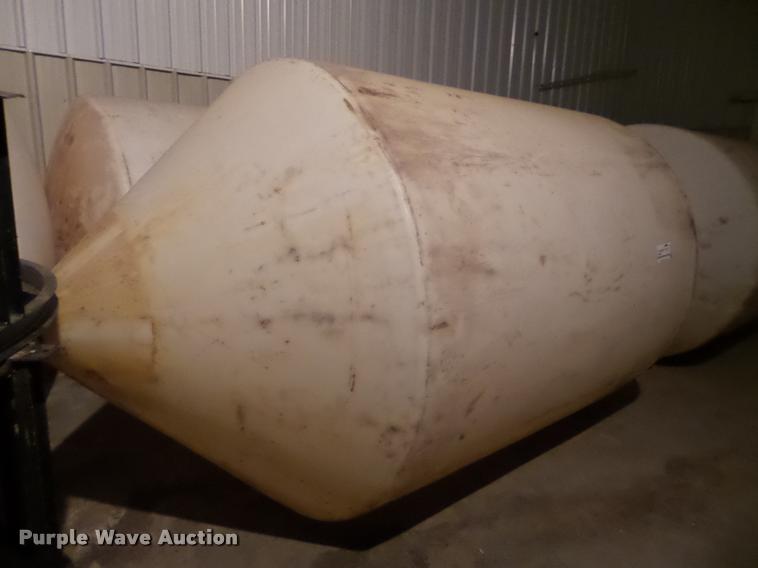 image for item DA4858 (2) poly vertical cone tanks