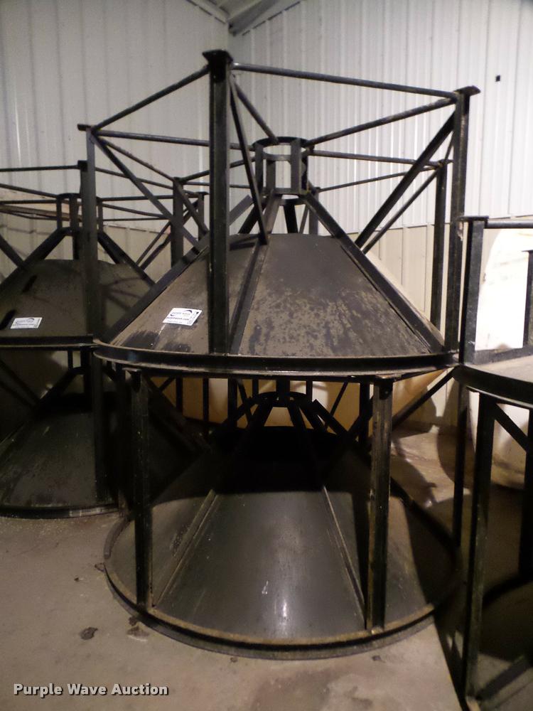 image for item DA4858 (2) poly vertical cone tanks