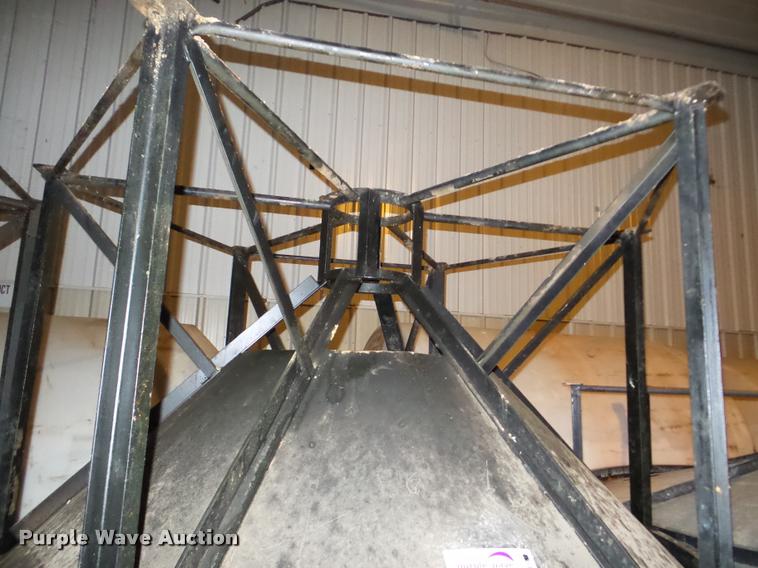 image for item DA4858 (2) poly vertical cone tanks