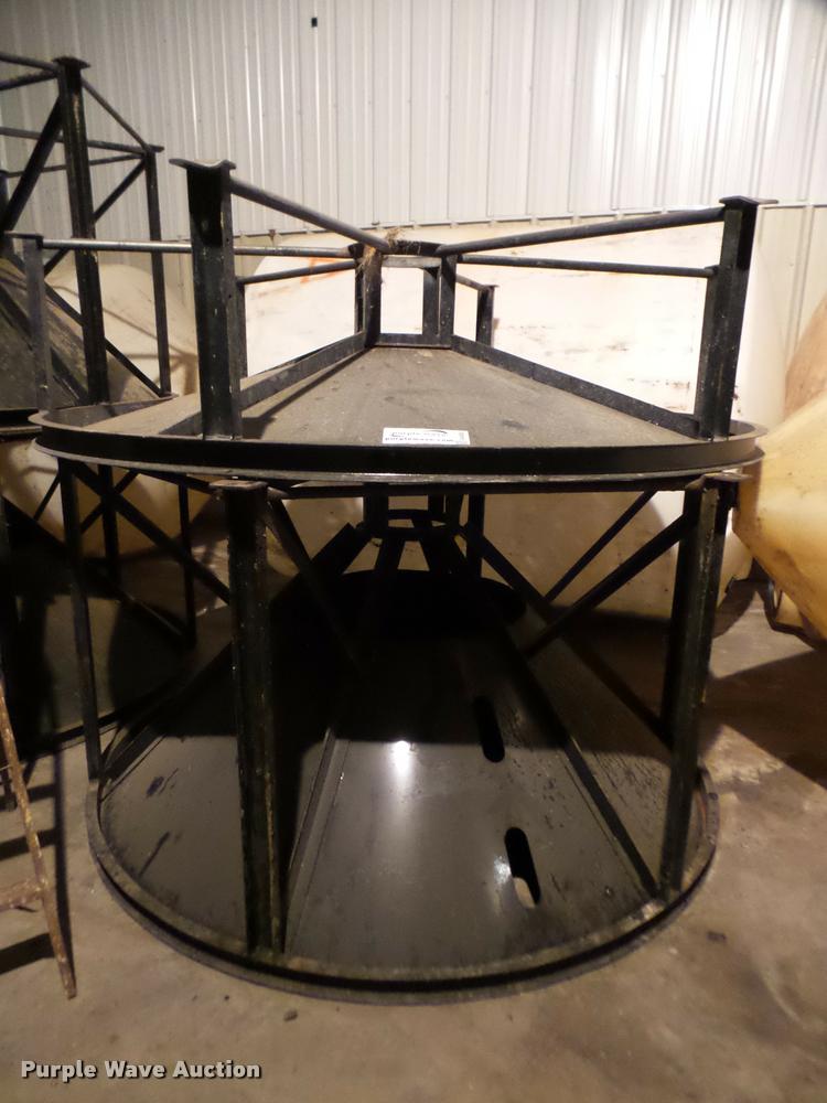 image for item DA4860 (2) poly vertical cone tanks