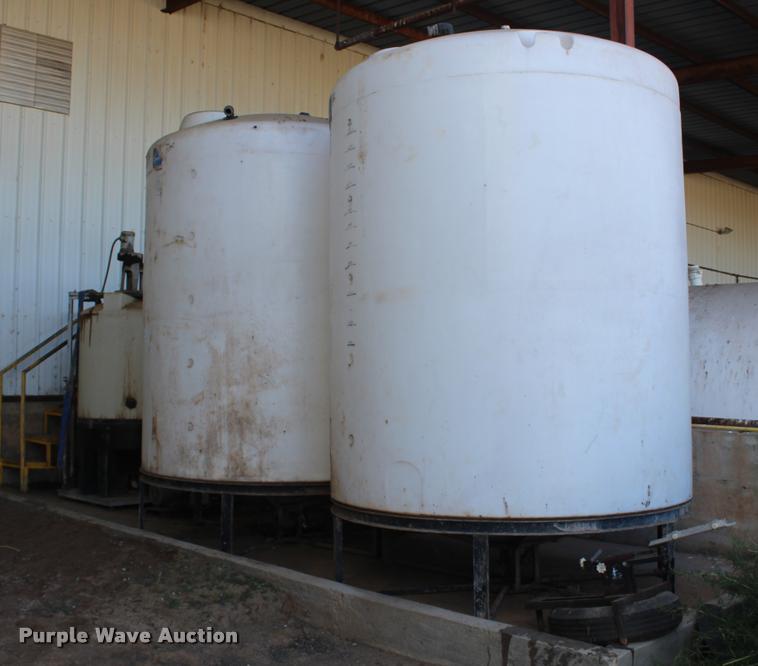 image for item DA4903 (3) tanks