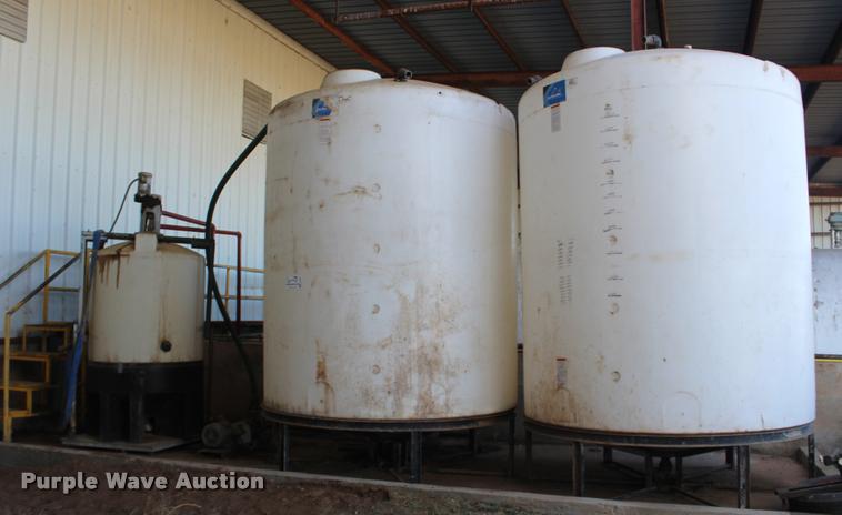 image for item DA4903 (3) tanks