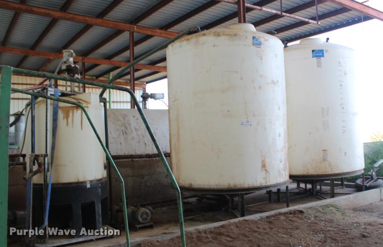 image for item DA4903 (3) tanks