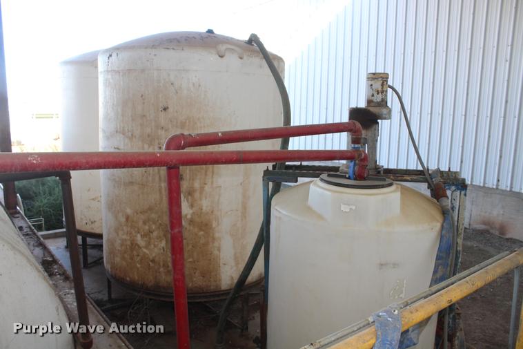 image for item DA4903 (3) tanks