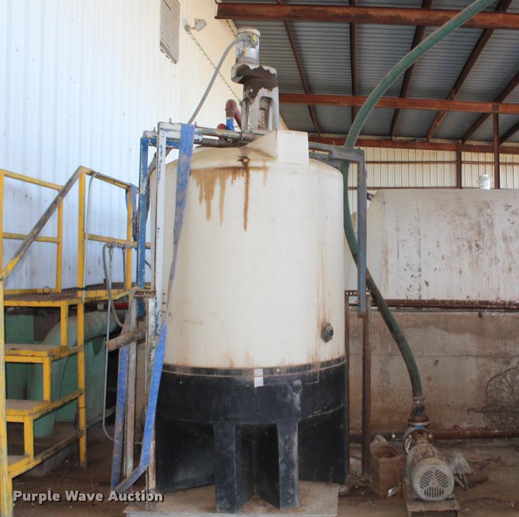 image for item DA4903 (3) tanks