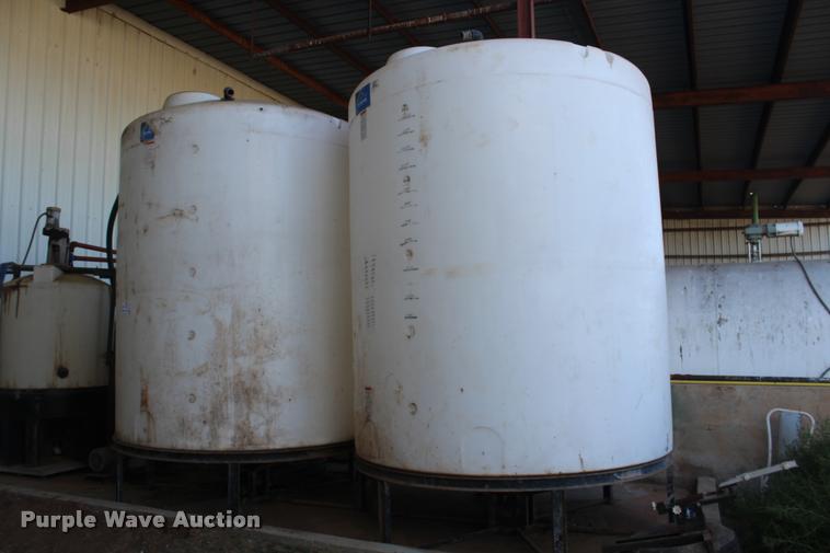 image for item DA4903 (3) tanks