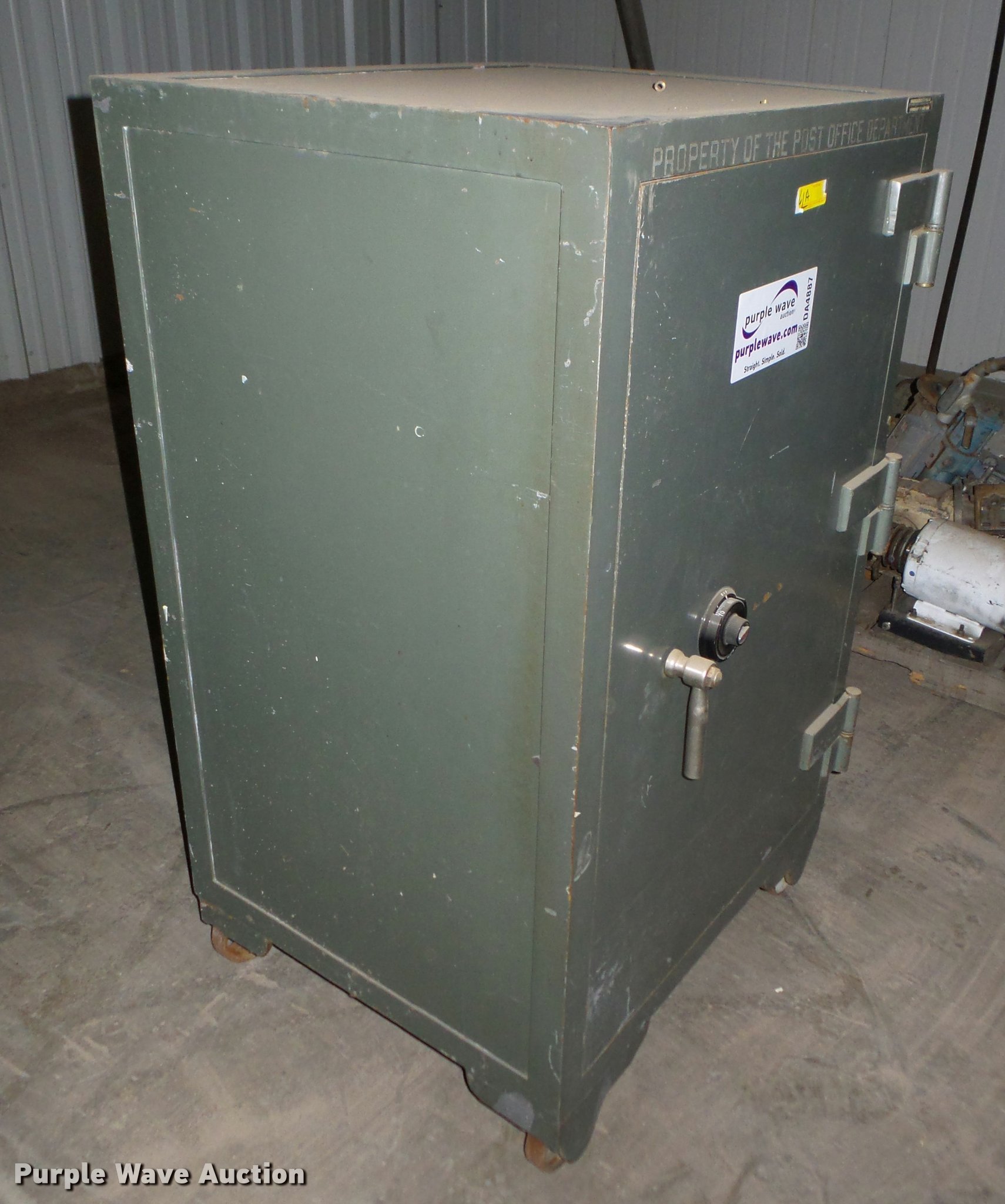 1952 Herring Hall Marvin safe in Dimmitt, TX Item DA4887 sold