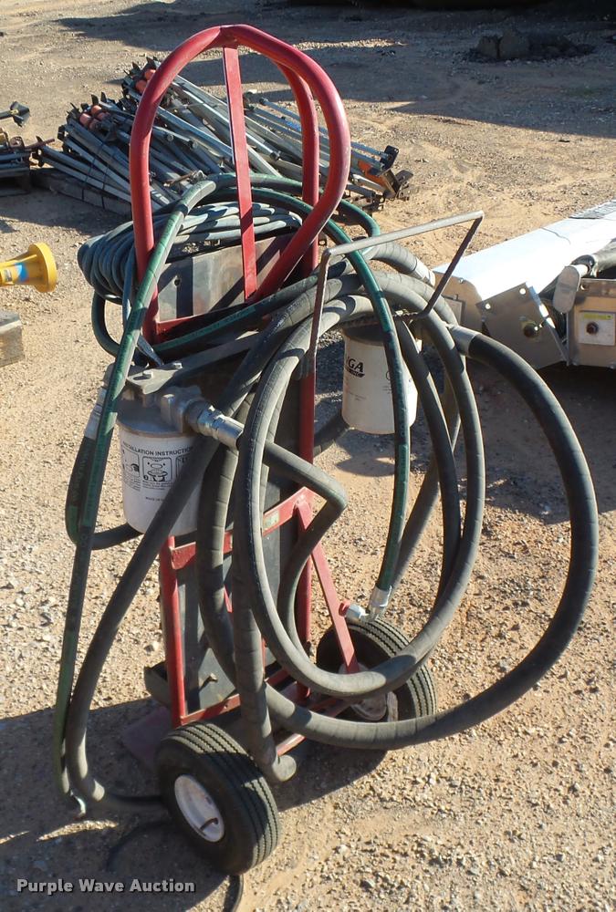 Hydraulic filter cart in Edmond, OK Item BU9797 sold Purple Wave