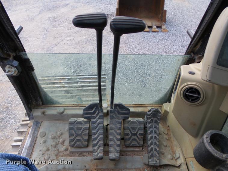 image for item DA4259 2005 Caterpillar 330C L excavator