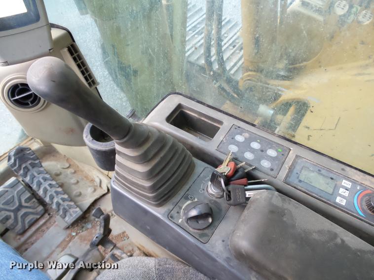 image for item DA4259 2005 Caterpillar 330C L excavator