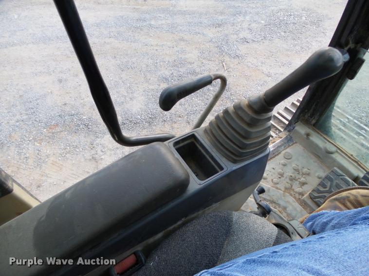 image for item DA4259 2005 Caterpillar 330C L excavator