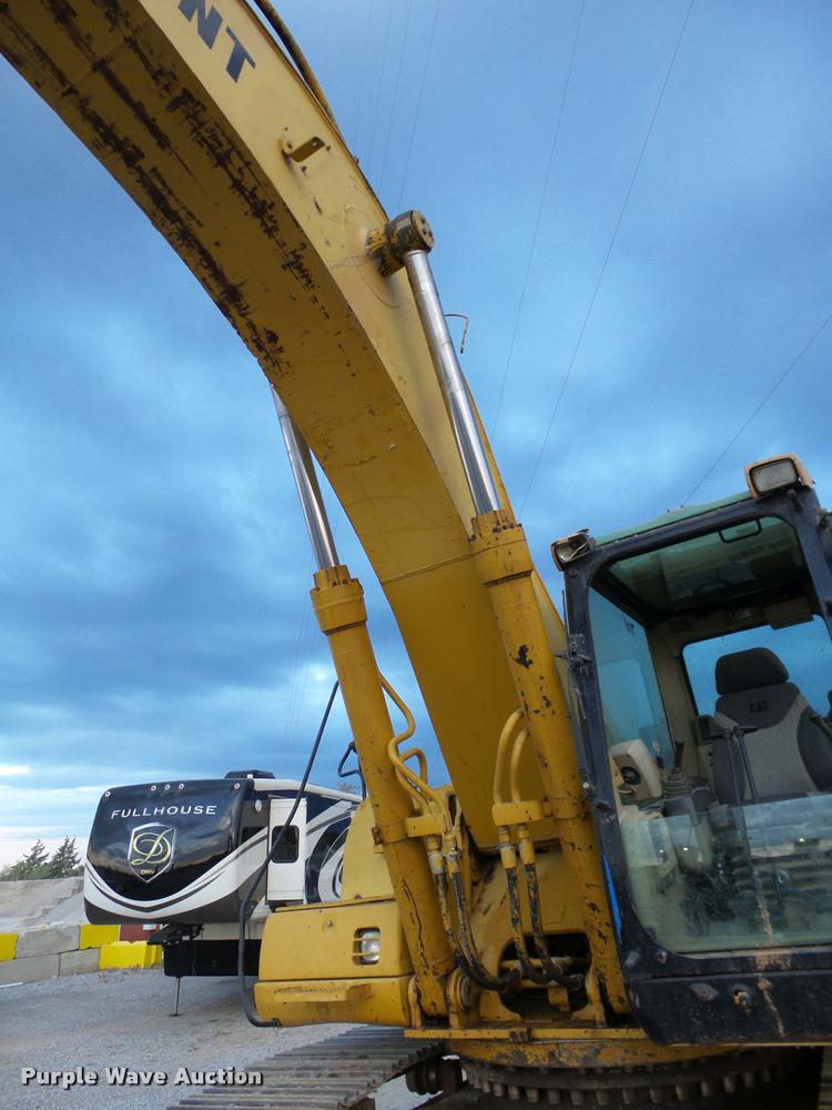 image for item DA4259 2005 Caterpillar 330C L excavator