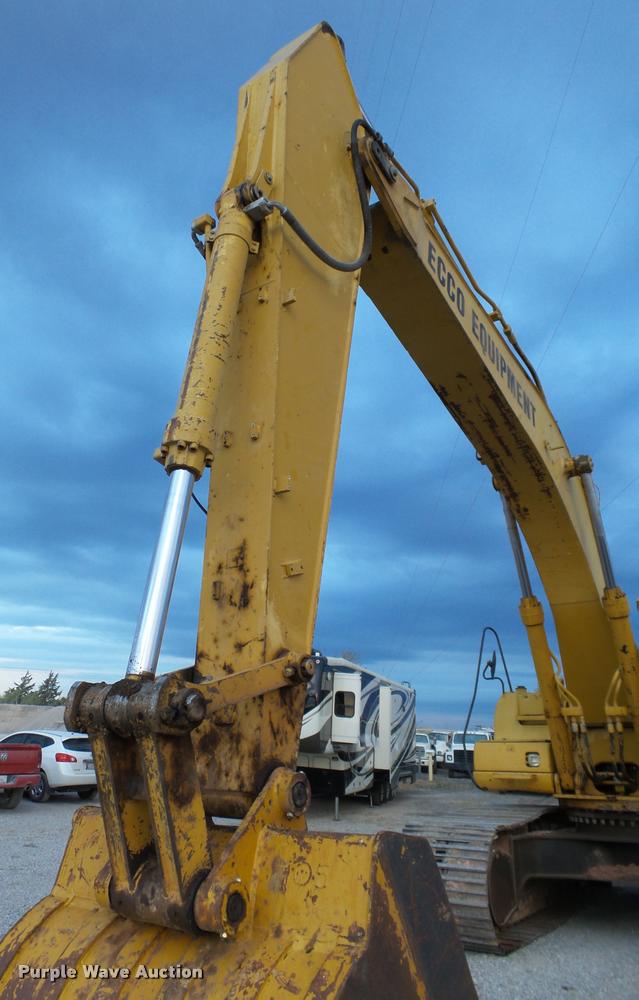 image for item DA4259 2005 Caterpillar 330C L excavator