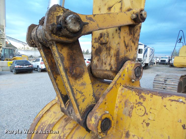 image for item DA4259 2005 Caterpillar 330C L excavator
