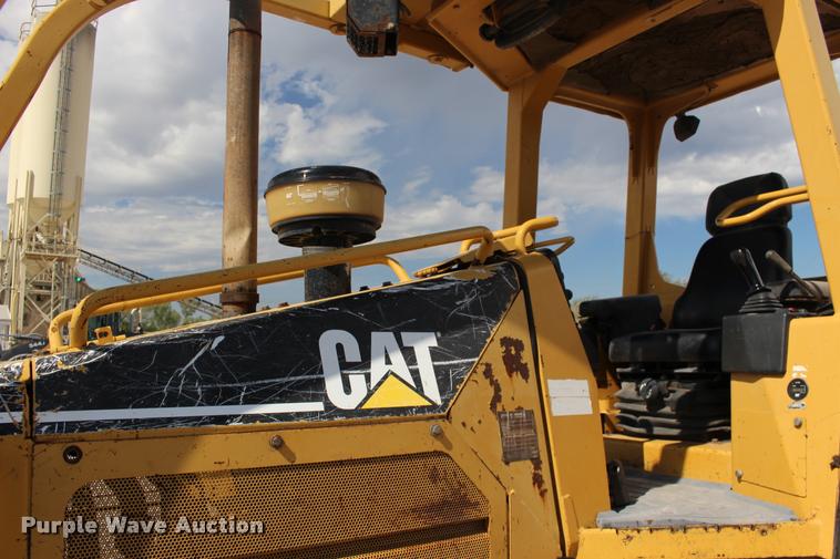 image for item DB0000 2003 Caterpillar D5G XL dozer