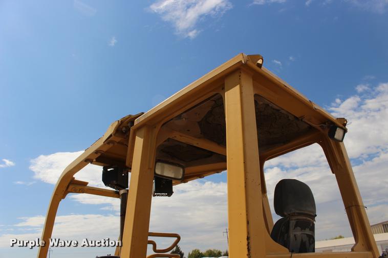image for item DB0000 2003 Caterpillar D5G XL dozer